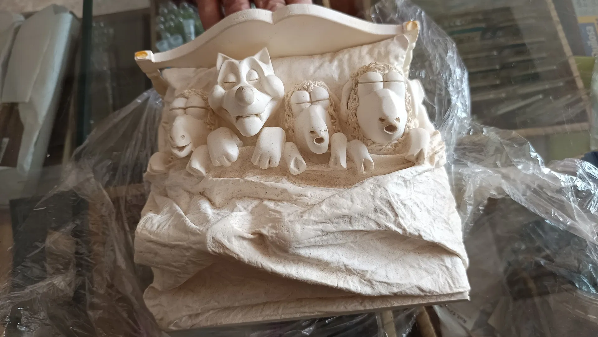 3 ovejas y el lobo en cama marmolina