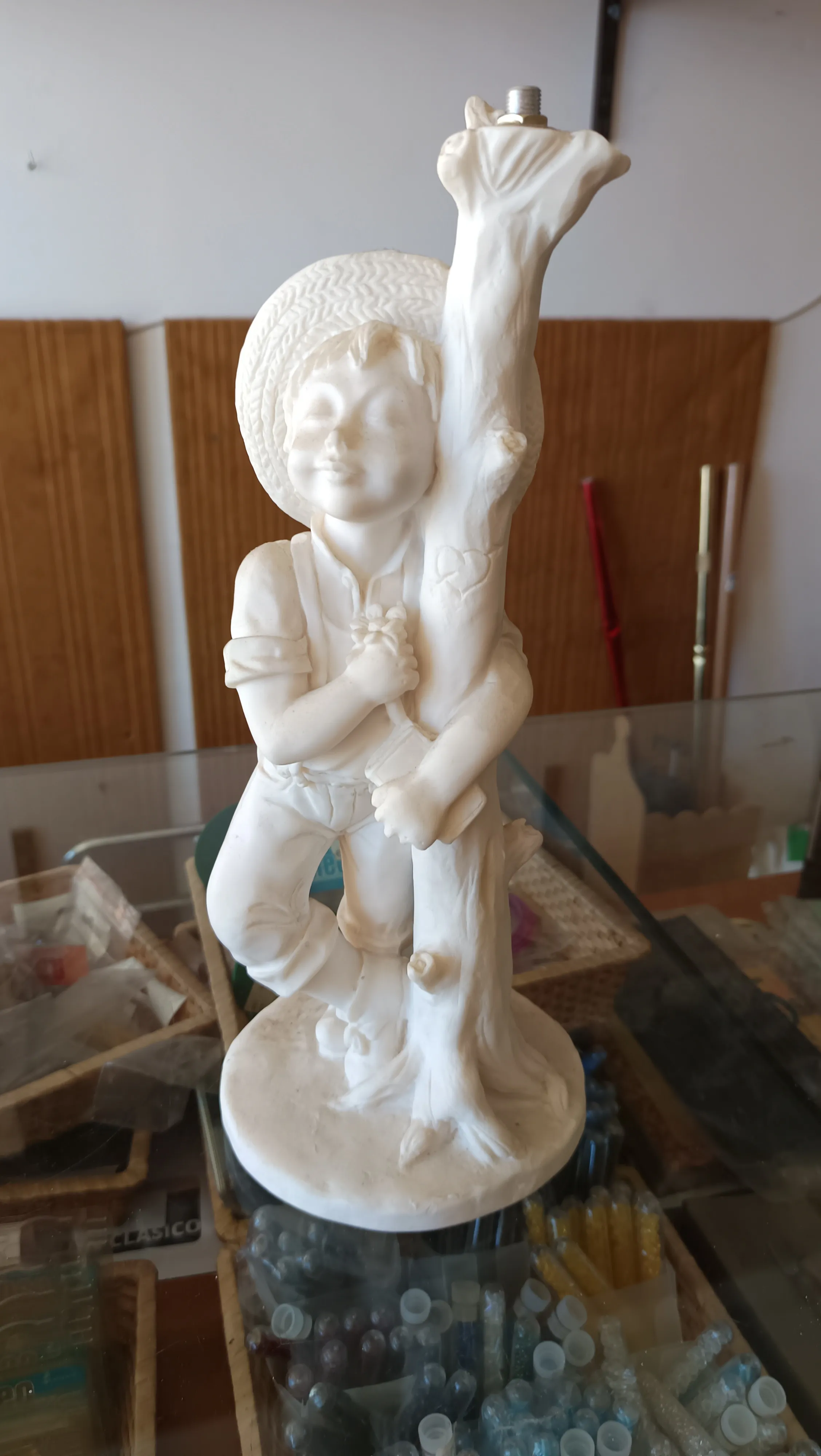 Niño pie de lámpara árbol marmolina 30cm