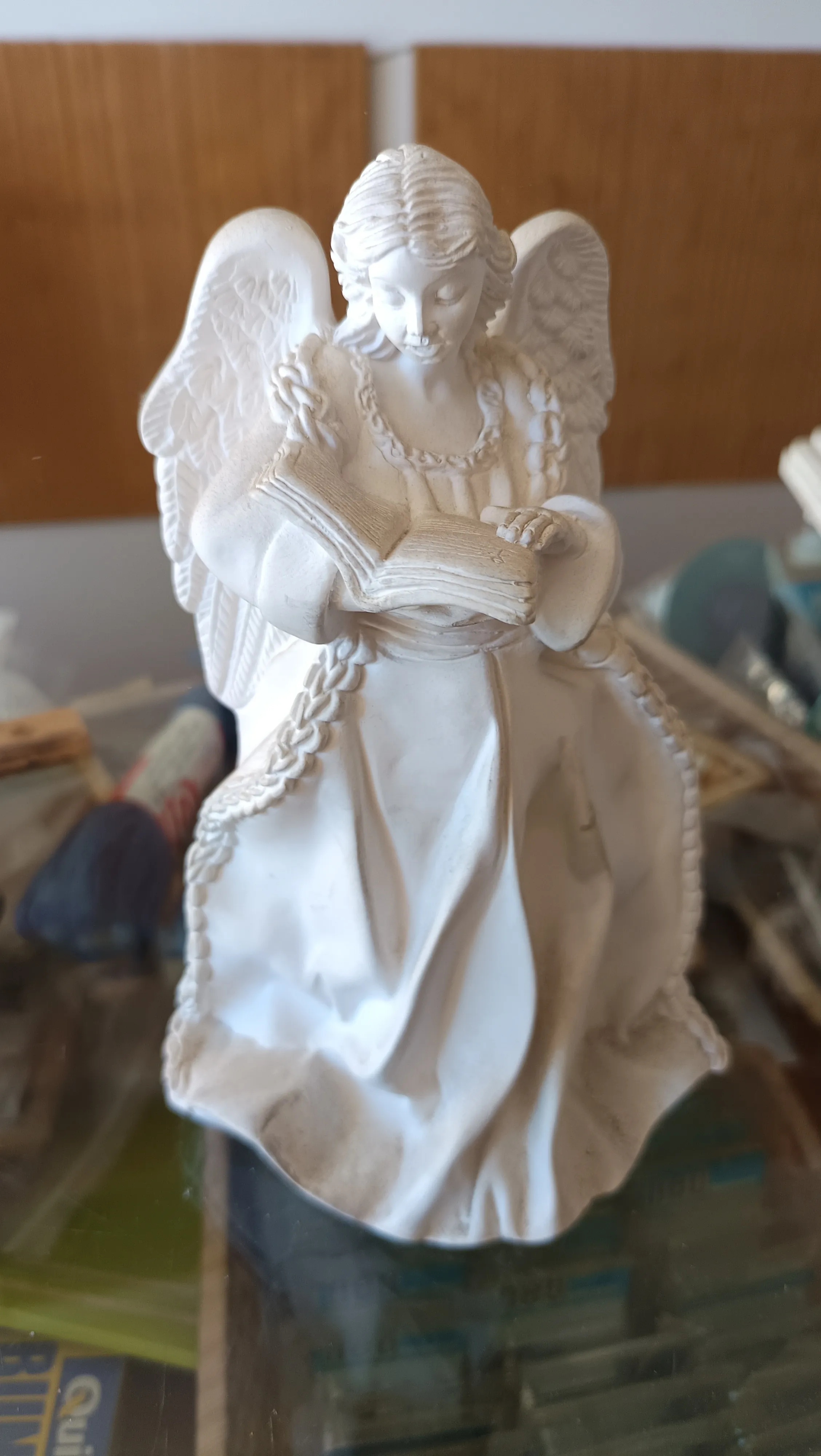 Angel escayola libro 20cm