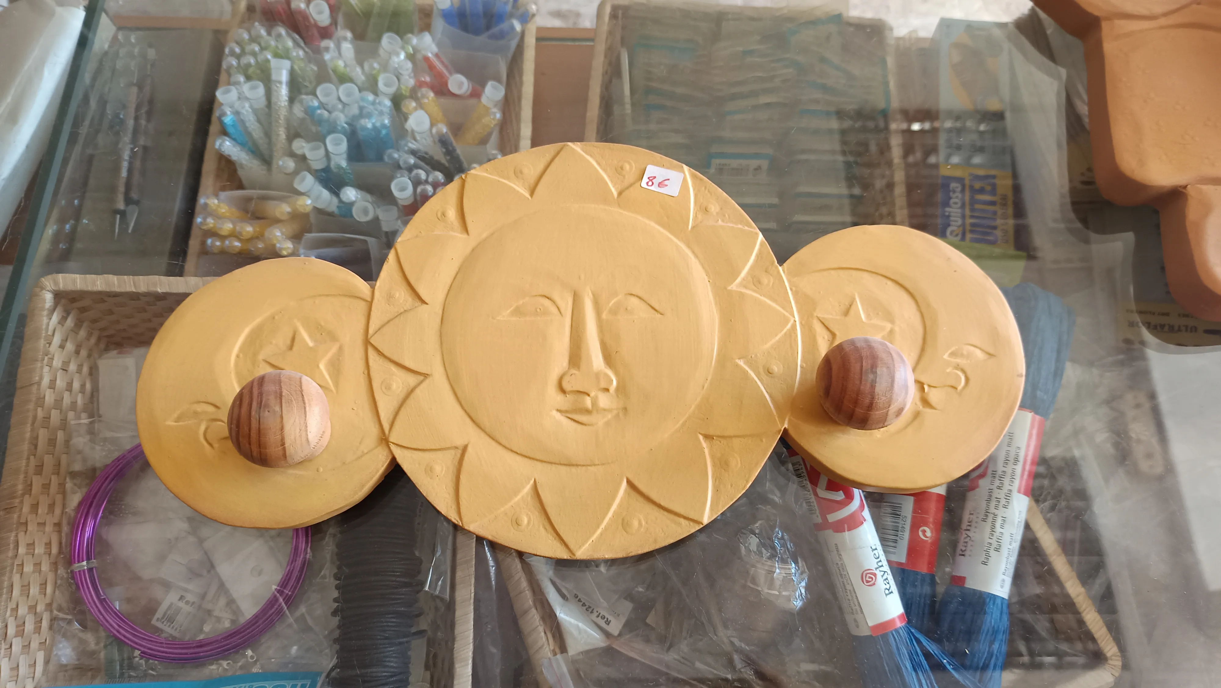 Colgador Sol y luna resina