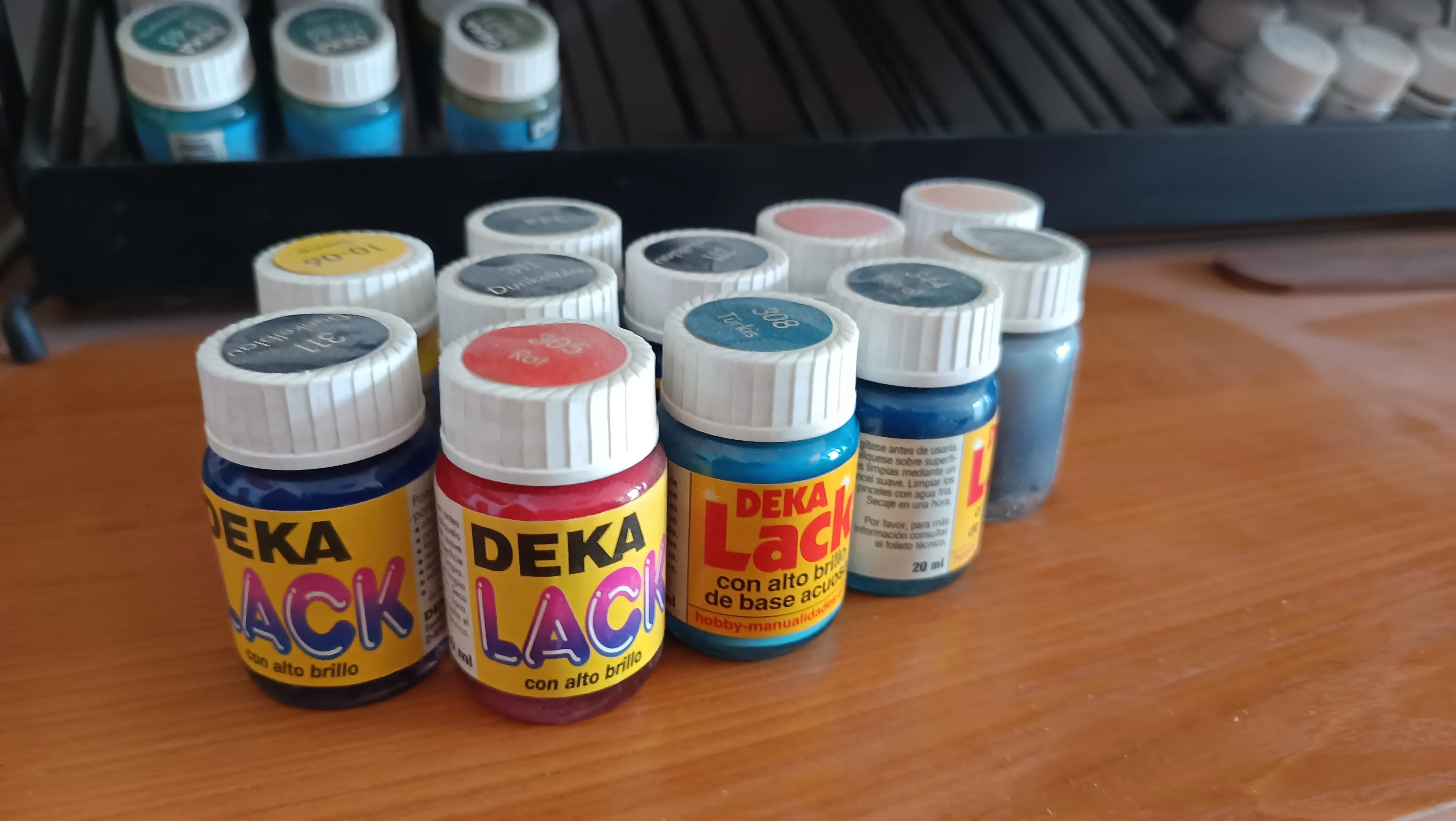Deka Lack Acrílico brillante (11 botes)